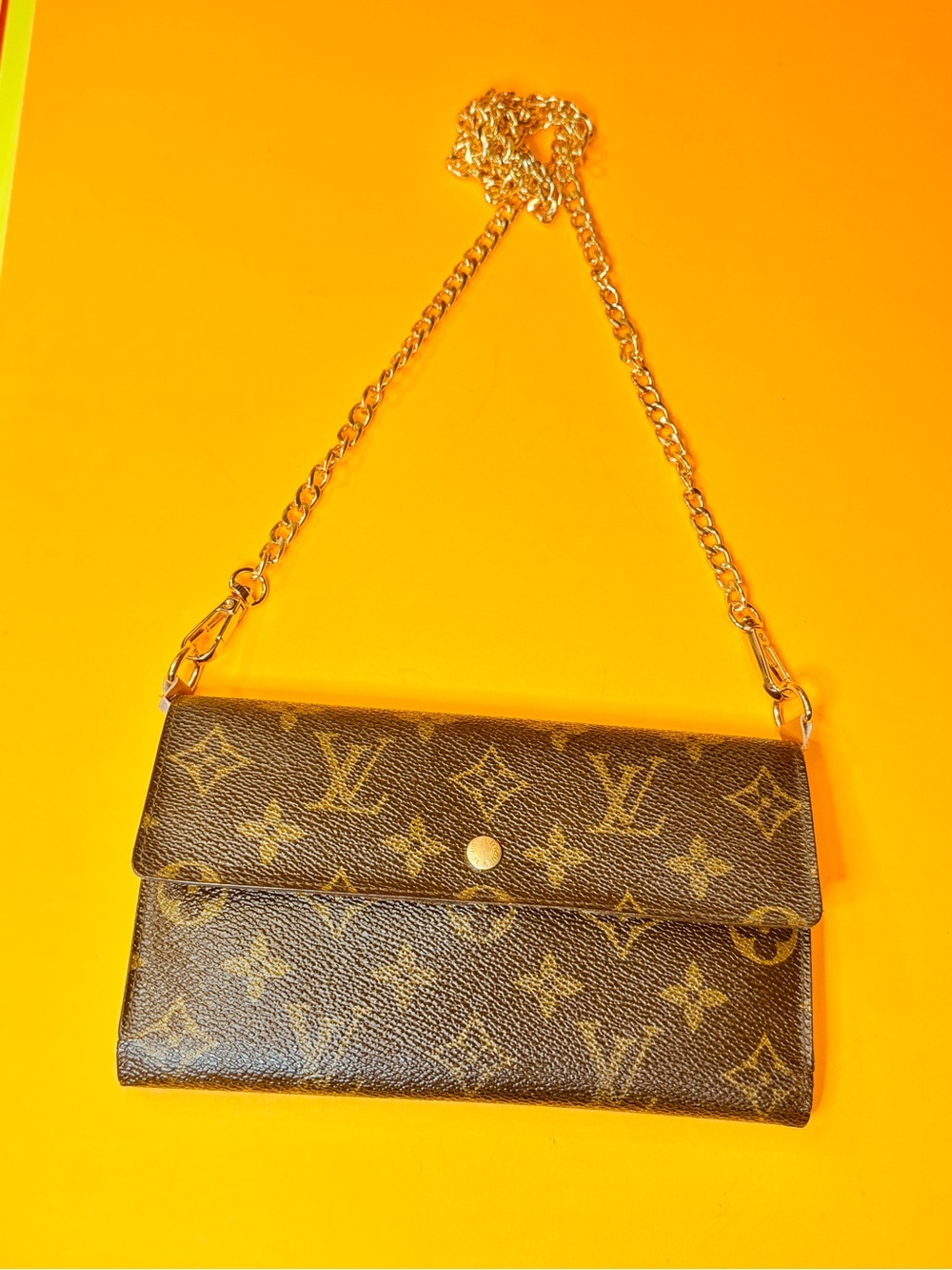 Louis Vuitton Monogram Brown trifold Wallet with Chain - Picture 4 of 15
